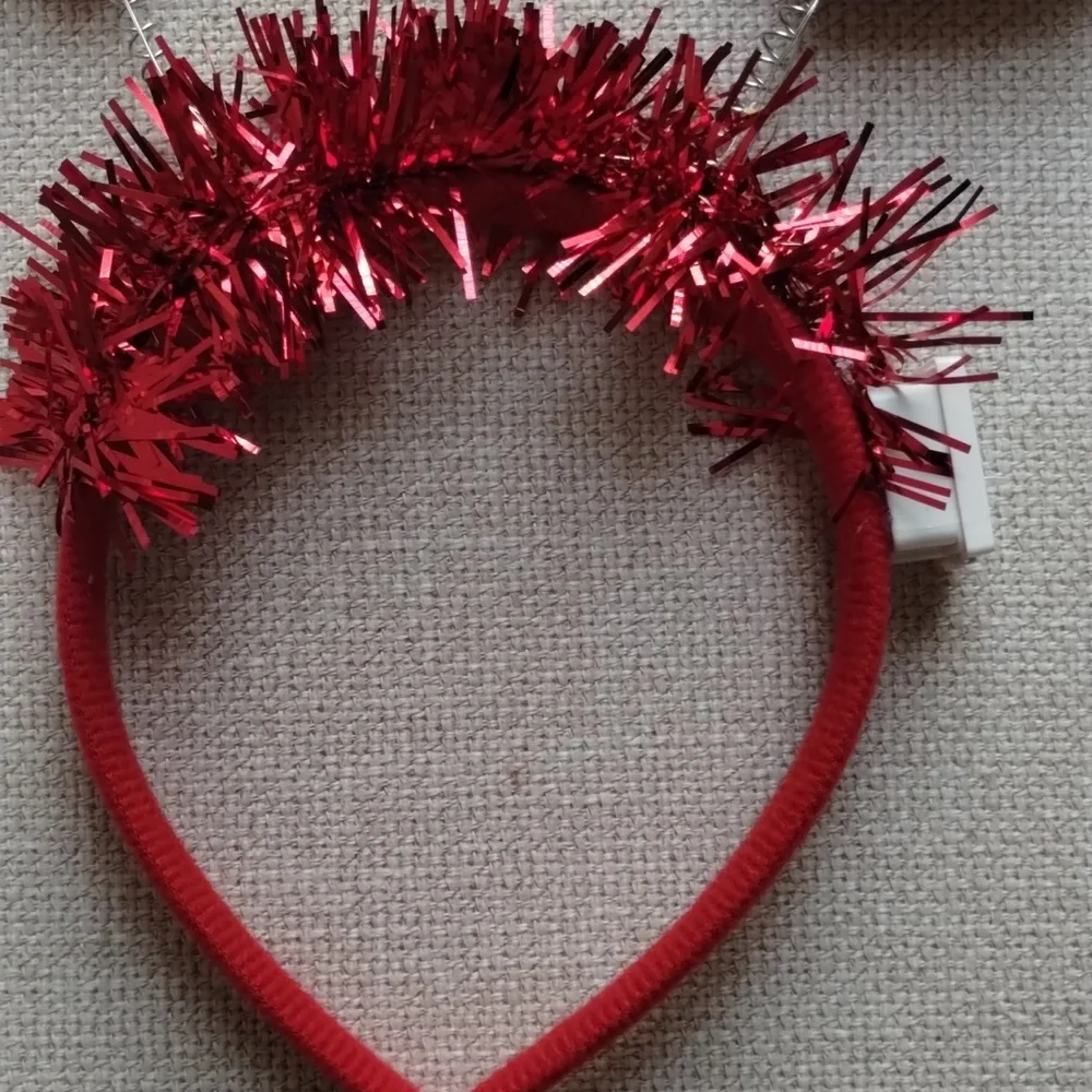 Valentine Light up Headbands with sequence Hearts 2in pack Red
